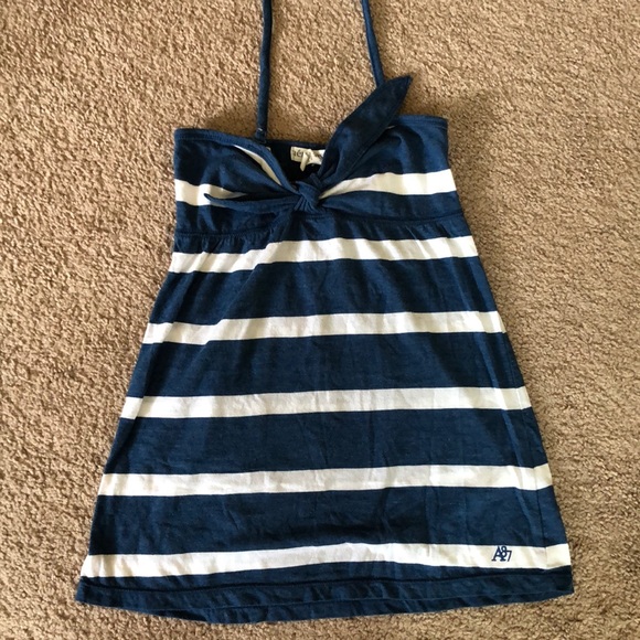 Halter/sleeveless top - Picture 1 of 2